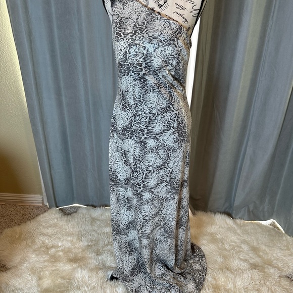 Cache - Picture 3 of 4